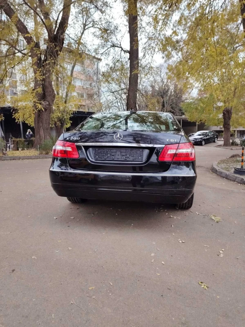 Mercedes-Benz E 200 CDI, снимка 11 - Автомобили и джипове - 48131766