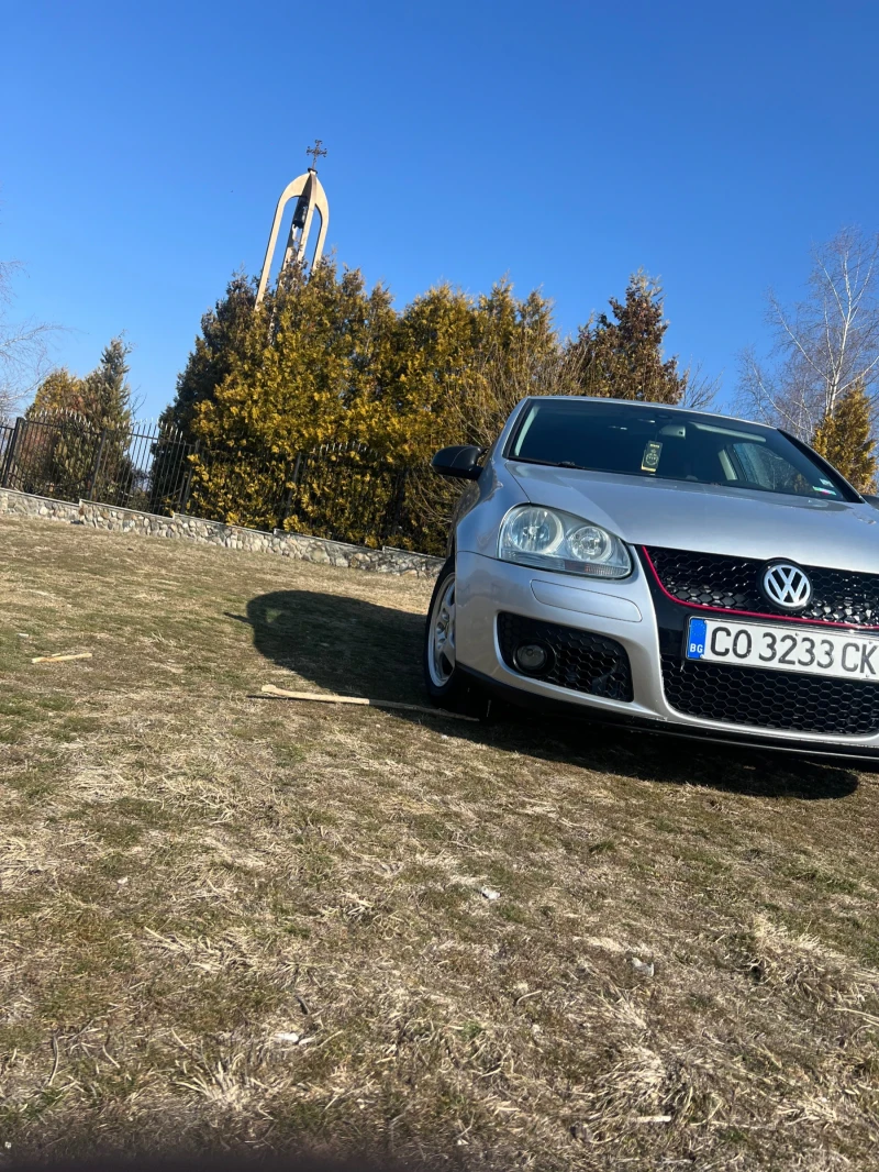 VW Golf, снимка 1 - Автомобили и джипове - 49528930