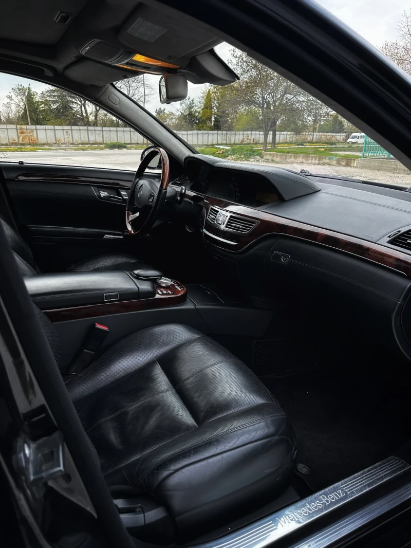 Mercedes-Benz S 500 NIGHT VISION* DISTRONIC* KEYLESS* FULL MAX* , снимка 10 - Автомобили и джипове - 52384553