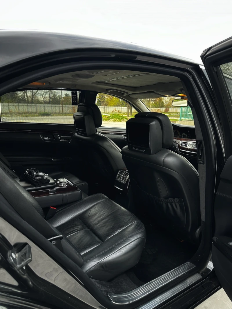 Mercedes-Benz S 500 NIGHT VISION* DISTRONIC* KEYLESS* FULL MAX* , снимка 11 - Автомобили и джипове - 52384553