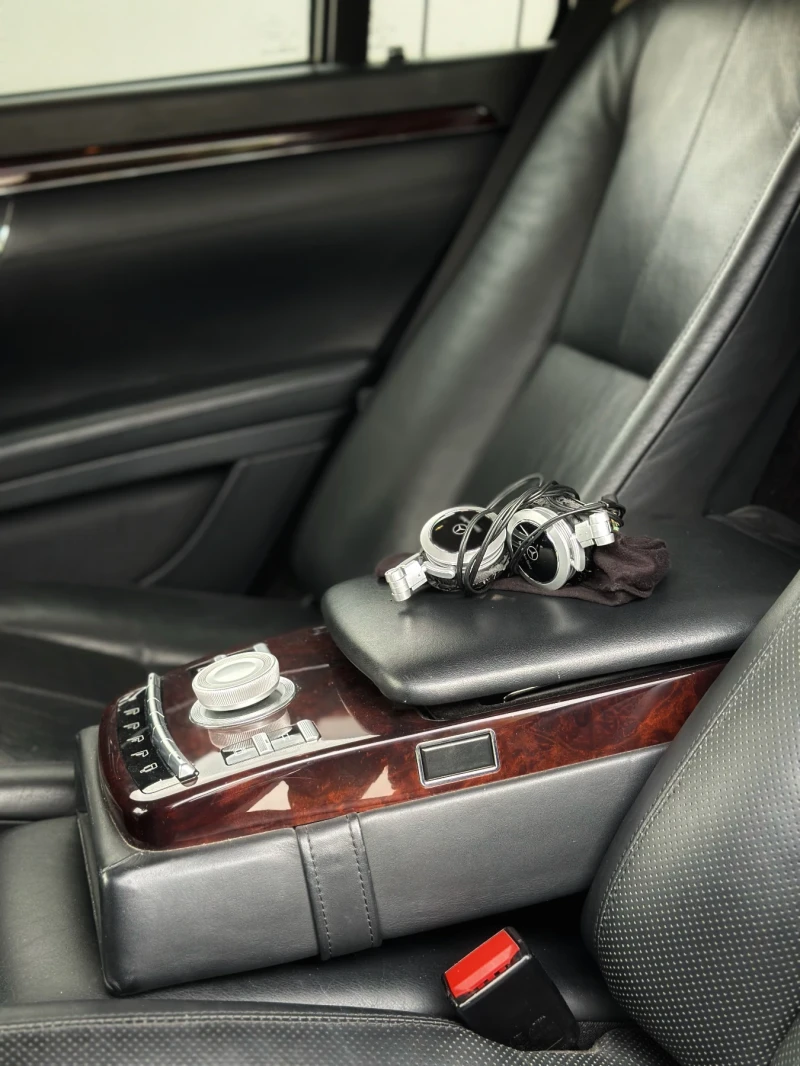 Mercedes-Benz S 500 NIGHT VISION* DISTRONIC* KEYLESS* FULL MAX* , снимка 8 - Автомобили и джипове - 52384553