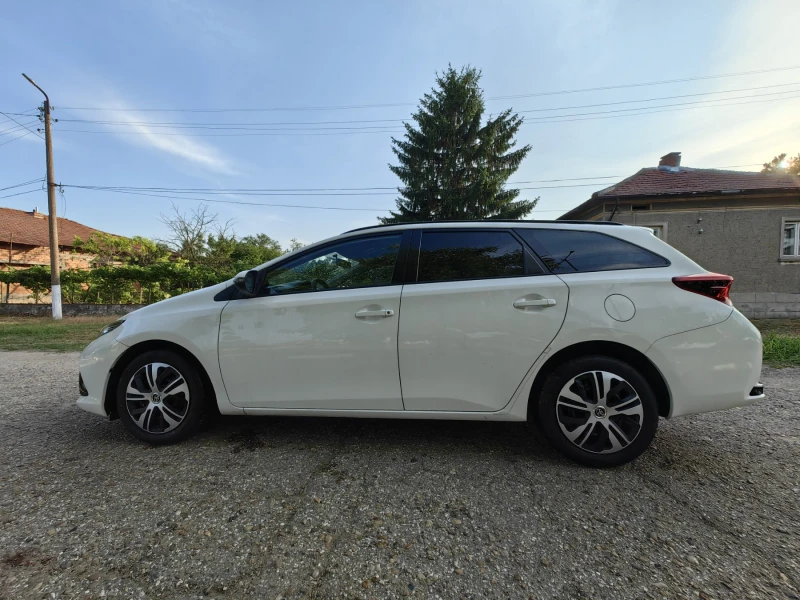 Toyota Auris 1.33 Dual VVT-i , снимка 11 - Автомобили и джипове - 51512591