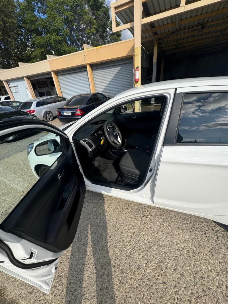 Hyundai I20, снимка 5 - Автомобили и джипове - 52084820