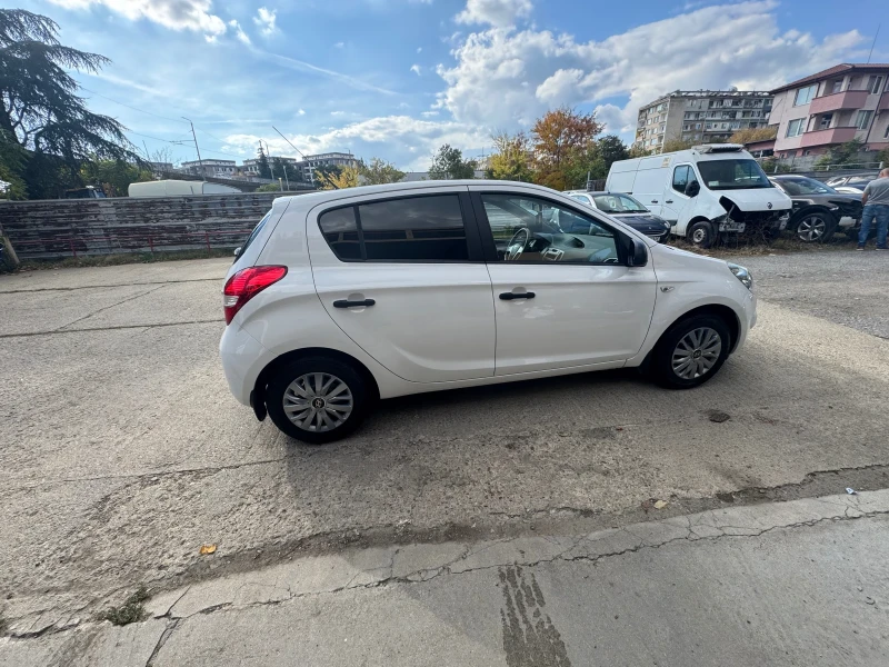 Hyundai I20, снимка 2 - Автомобили и джипове - 52084820