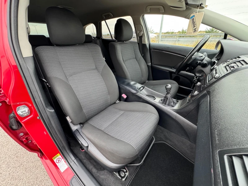 Toyota Avensis 1.8 VVT-i 147к.с / PODGREV / TEMPOMAT, снимка 13 - Автомобили и джипове - 52091421