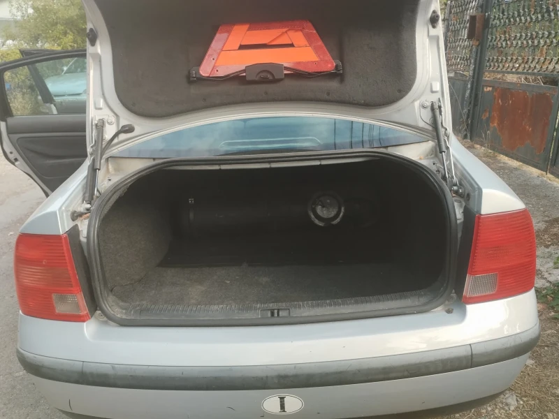 VW Passat, снимка 4 - Автомобили и джипове - 52263685