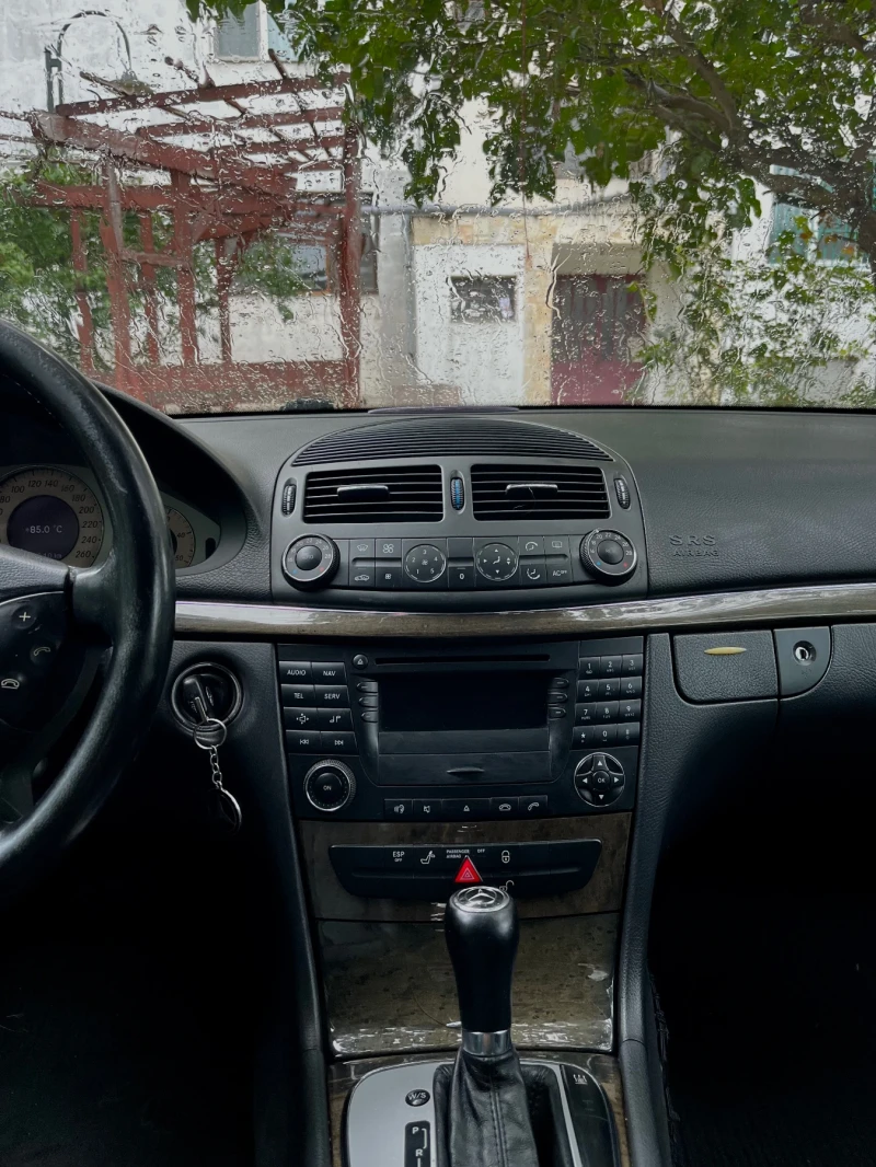 Mercedes-Benz E 270, снимка 6 - Автомобили и джипове - 52588432