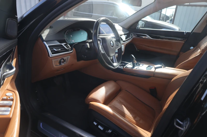 BMW 740 d xDrive KeyGO MASSAGE LASER SoftCl 360 HlK iCarbg, снимка 10 - Автомобили и джипове - 53557144