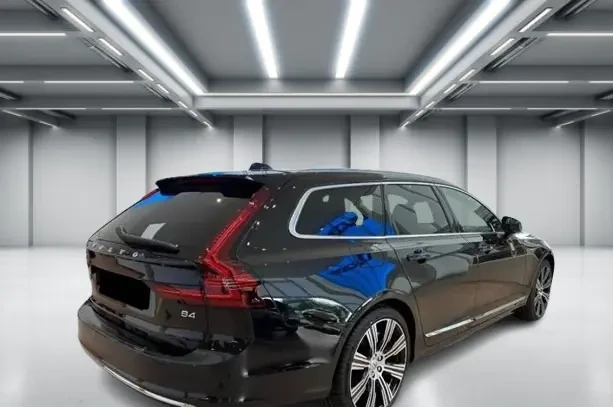 Volvo V90 B4 = Ultimate Bright = Гаранция, снимка 3 - Автомобили и джипове - 54179006