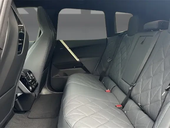 BMW iX xDrive50 = Sport Package = Гаранция, снимка 12 - Автомобили и джипове - 54957433