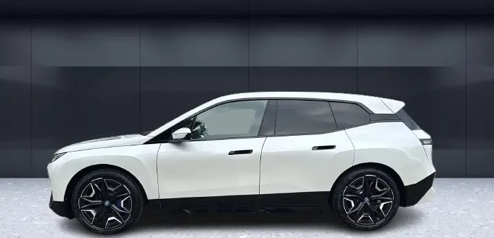 BMW iX xDrive50 = Sport Package = Гаранция, снимка 4 - Автомобили и джипове - 54957433