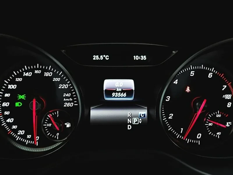 Mercedes-Benz CLA 220 Amg Line, снимка 15 - Автомобили и джипове - 56072123