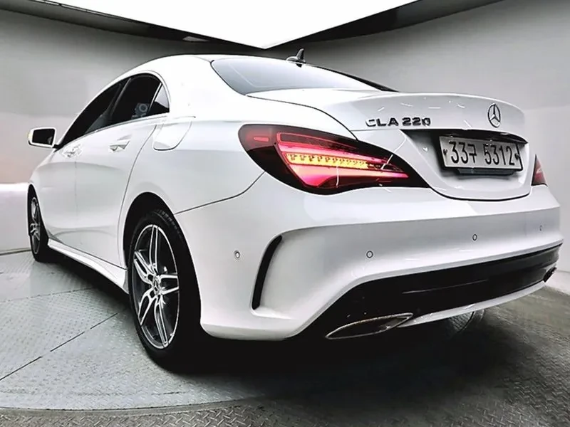 Mercedes-Benz CLA 220 Amg Line, снимка 4 - Автомобили и джипове - 56072123