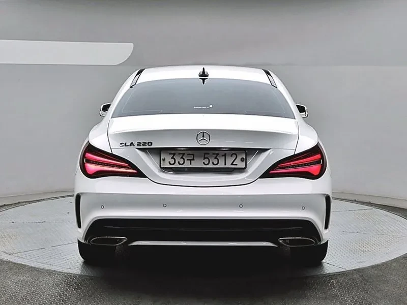 Mercedes-Benz CLA 220 Amg Line, снимка 2 - Автомобили и джипове - 56072123