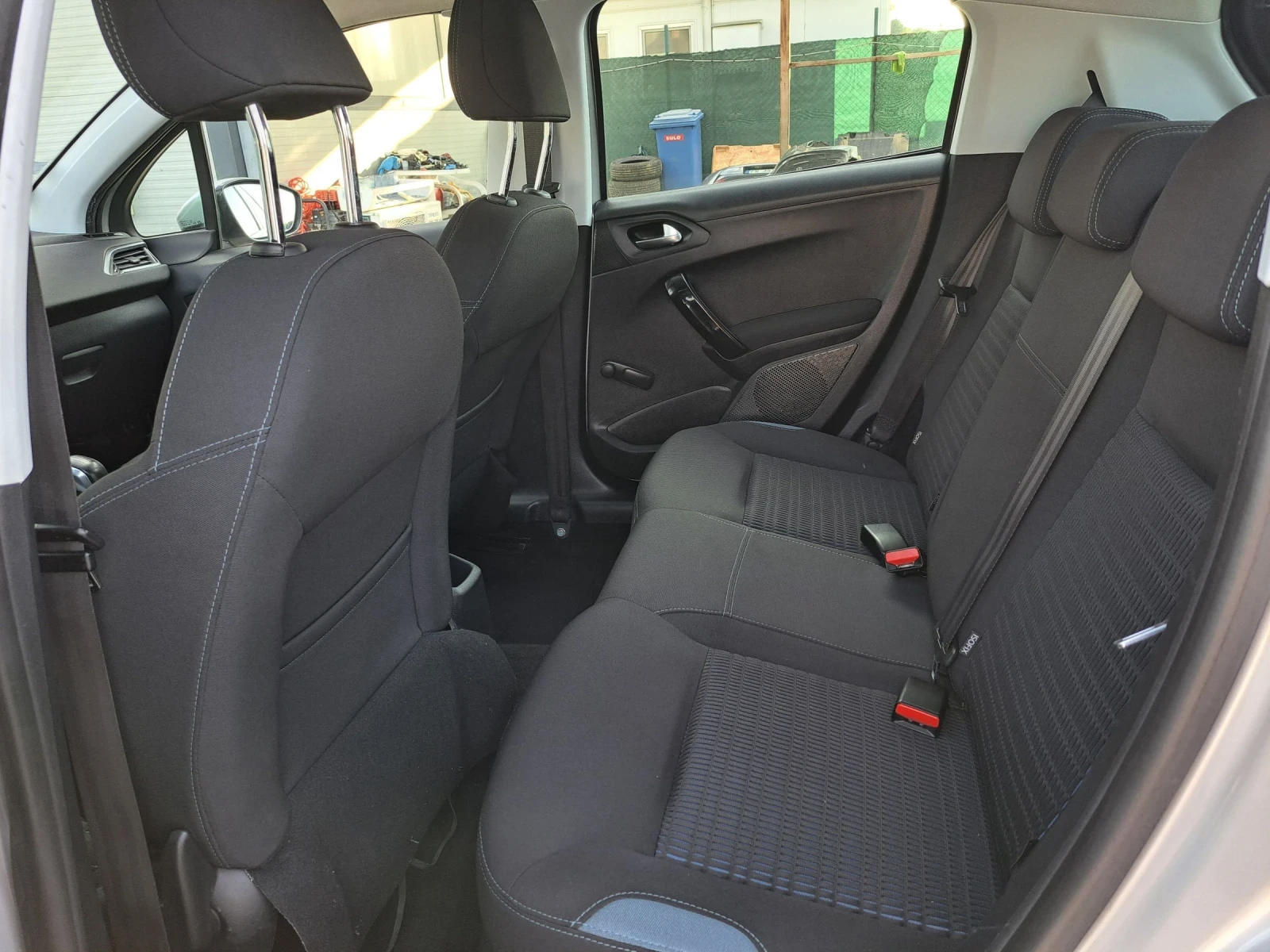 Peugeot 208 1.6 HDI - изображение 9