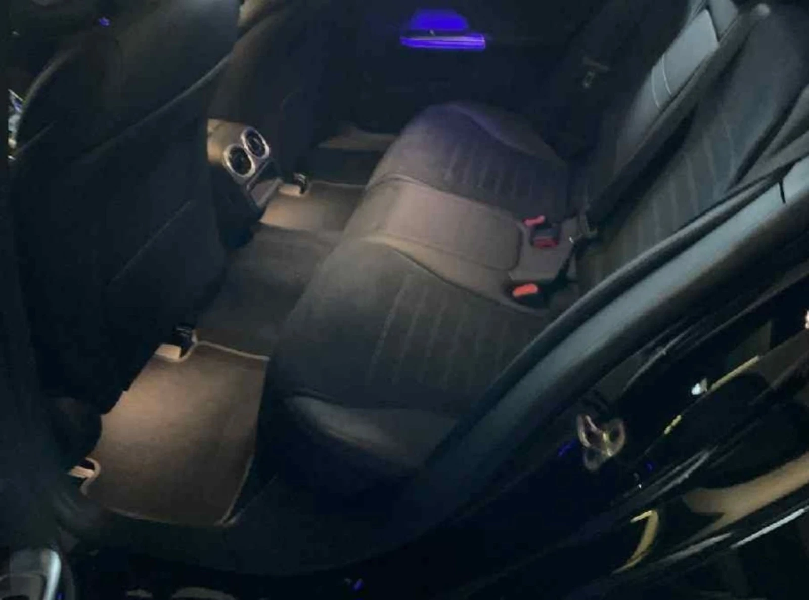 Mercedes-Benz C 300 E.AMG.KAMERA.LED.NAVI.PANORAMA.AMG - изображение 9