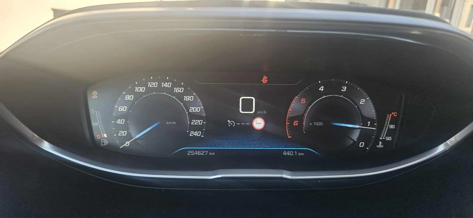 Peugeot 3008 1.5 HDI  - изображение 10