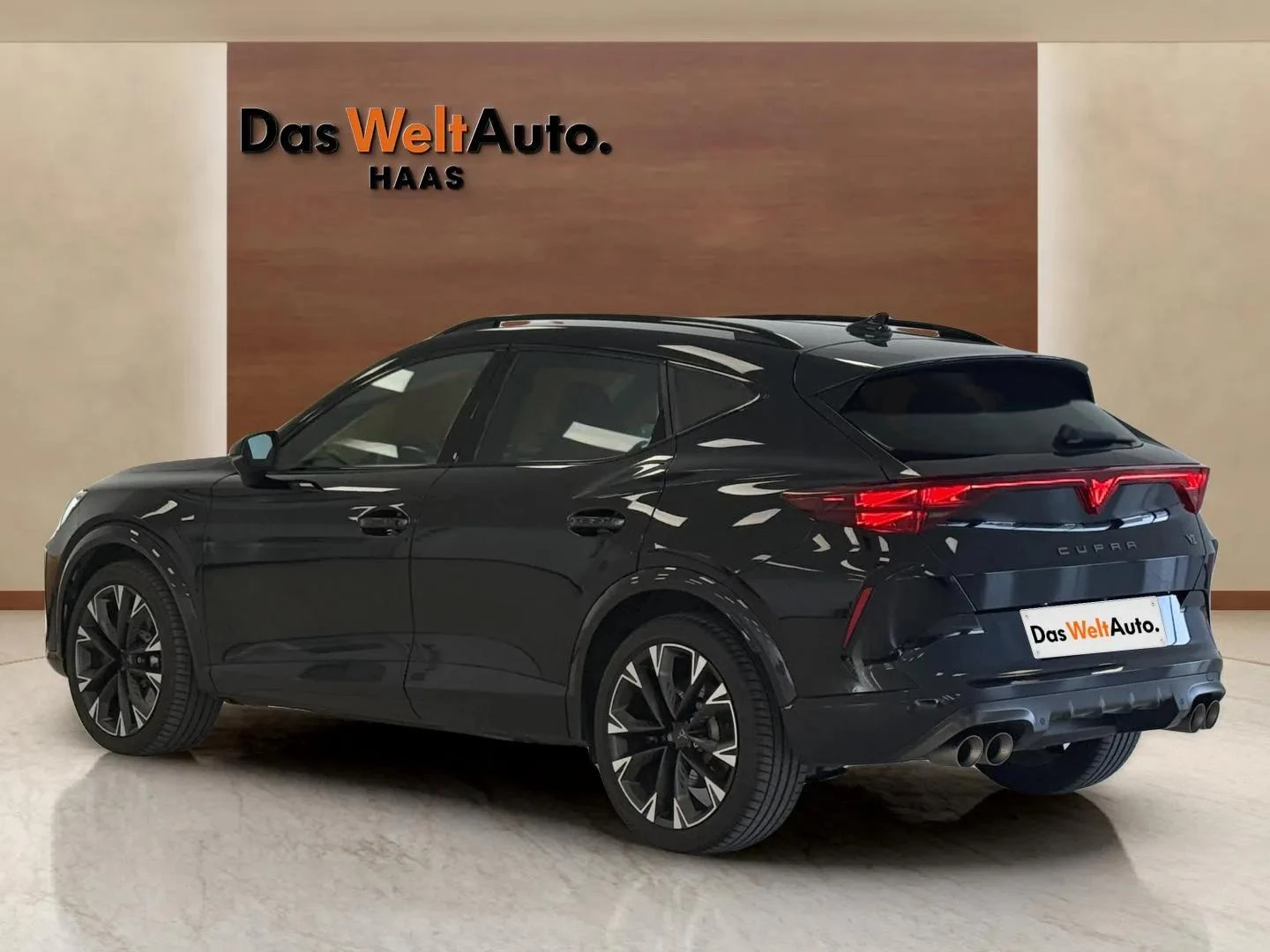 Cupra Formentor VZ Akrapovic 2.0 TFSI 333HP/Гаранция 5г./150000км - изображение 3