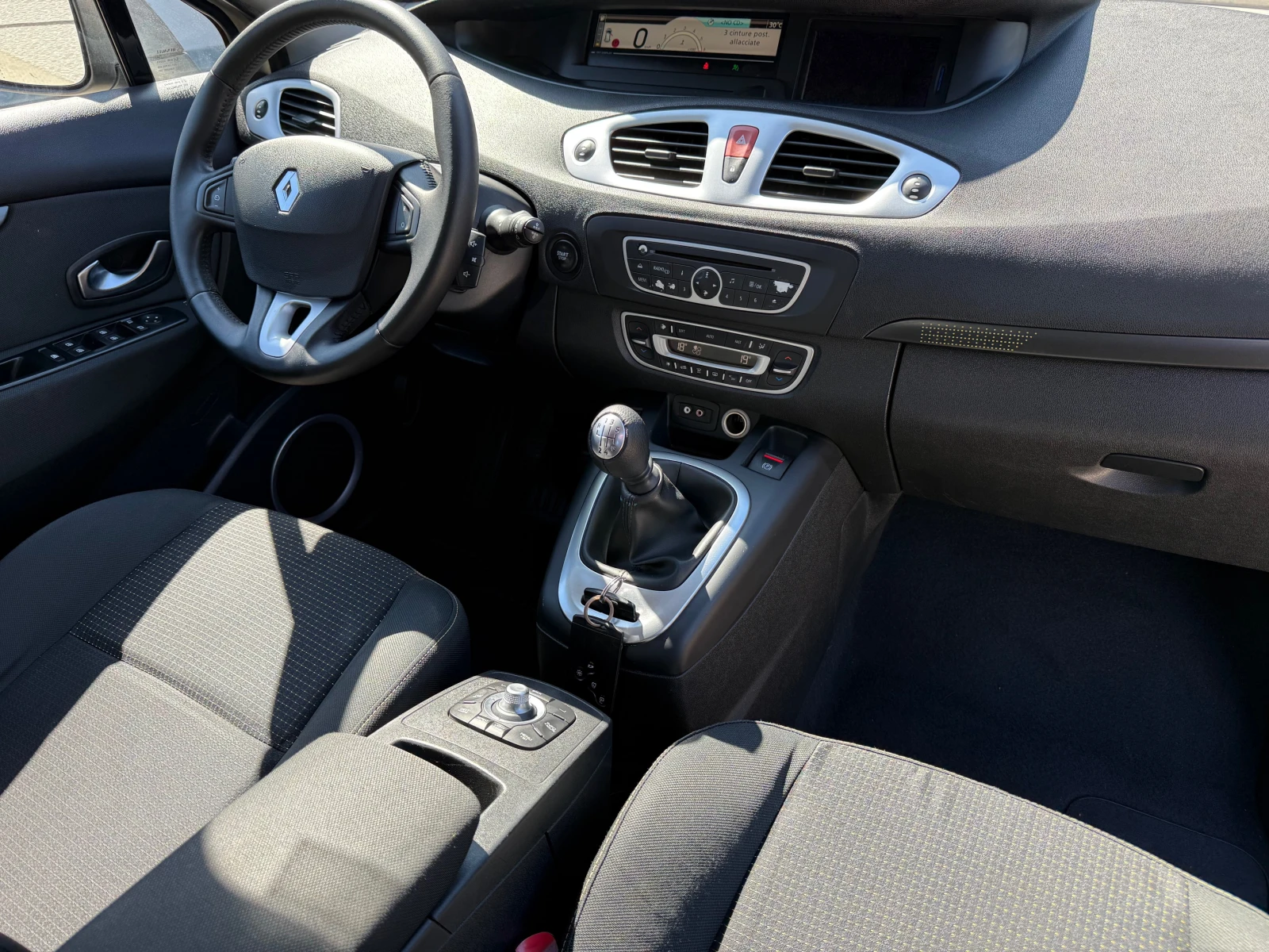 Renault Scenic 1.5dci X-mod - изображение 10