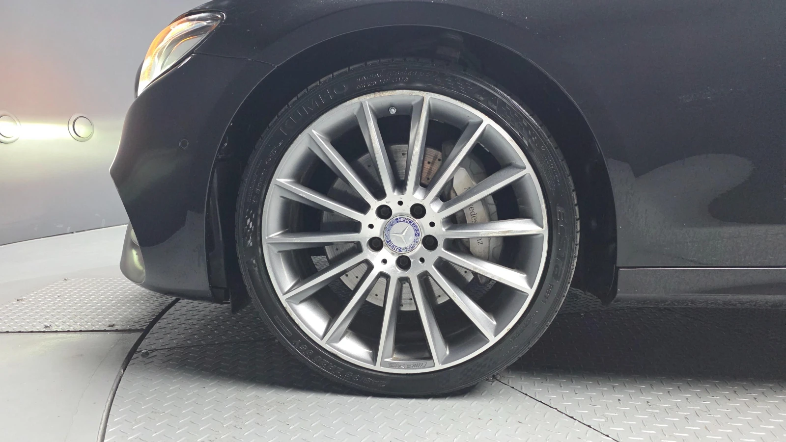 Mercedes-Benz E 300 AMG* DIGITAL* ПАМЕТ* КАМЕРА* HEADUP* PANO, снимка 6 - Автомобили и джипове - 53960491