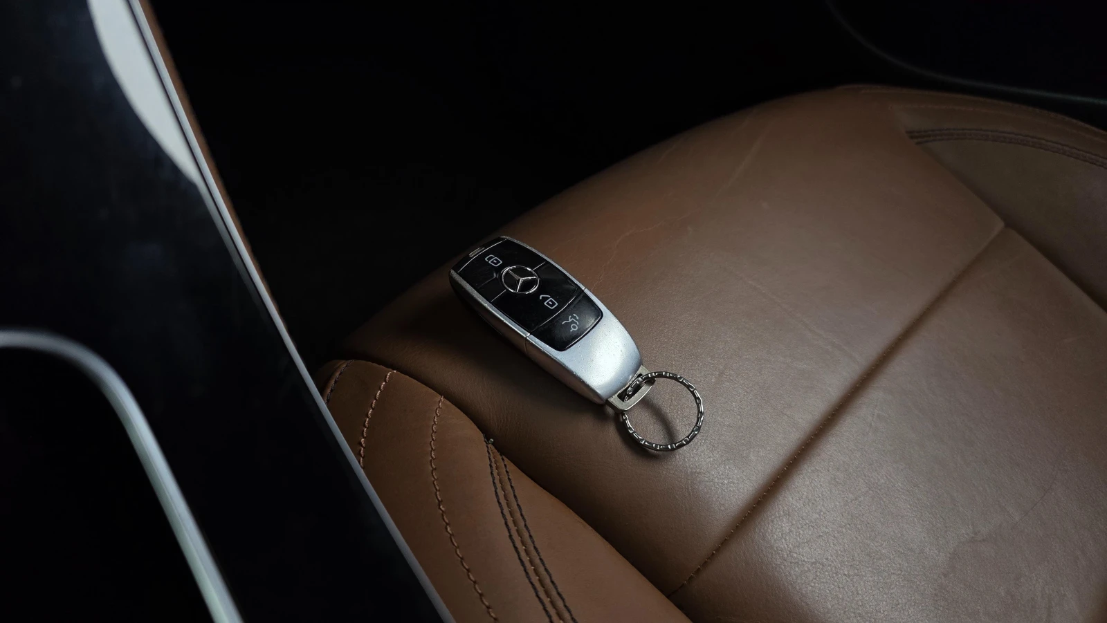 Mercedes-Benz E 300 AMG* DIGITAL* ПАМЕТ* КАМЕРА* HEADUP* PANO, снимка 7 - Автомобили и джипове - 53960491