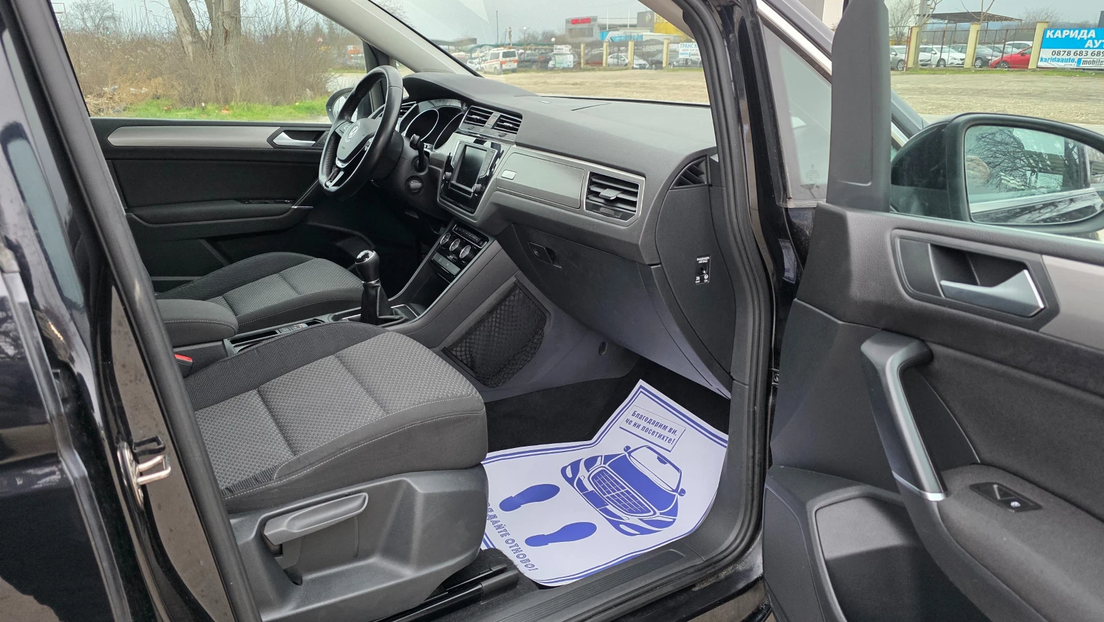 VW Touran KATO ЧИСТО НОВ/1.6d/110hp/7m, снимка 13 - Автомобили и джипове - 54020710