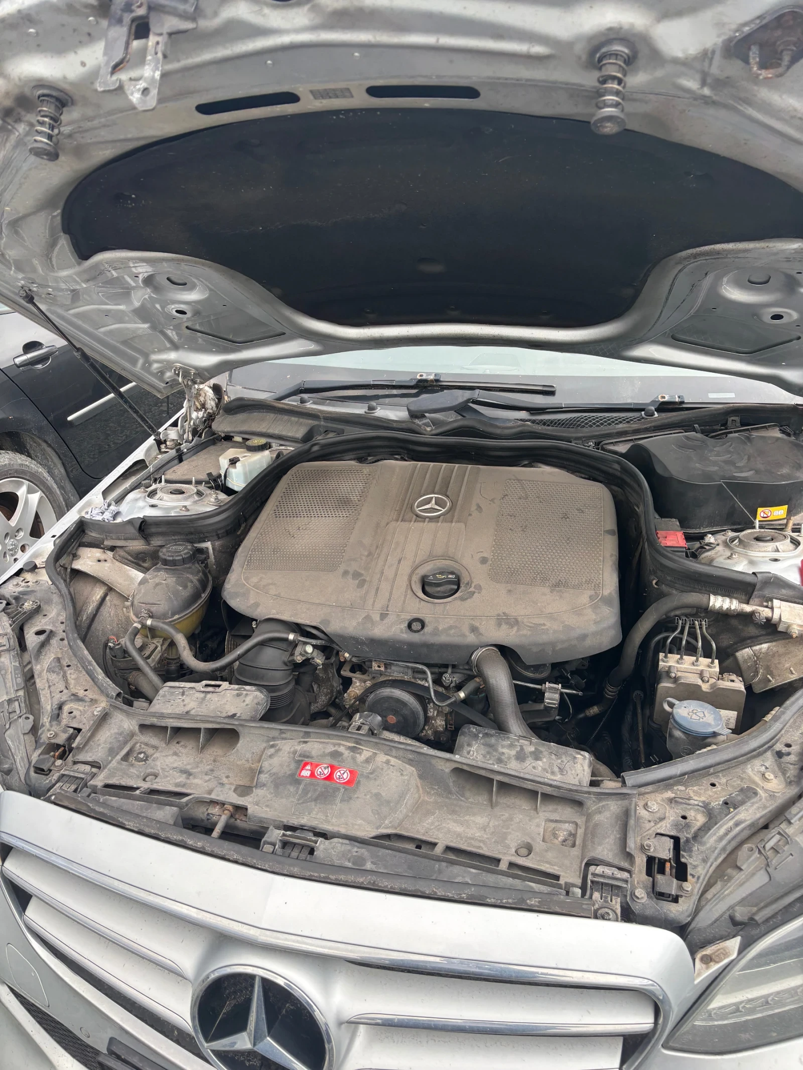 Mercedes-Benz E 220 CDI ADBLUE AVANTGARDE НА ЧАСТИ, снимка 6 - Автомобили и джипове - 54070667