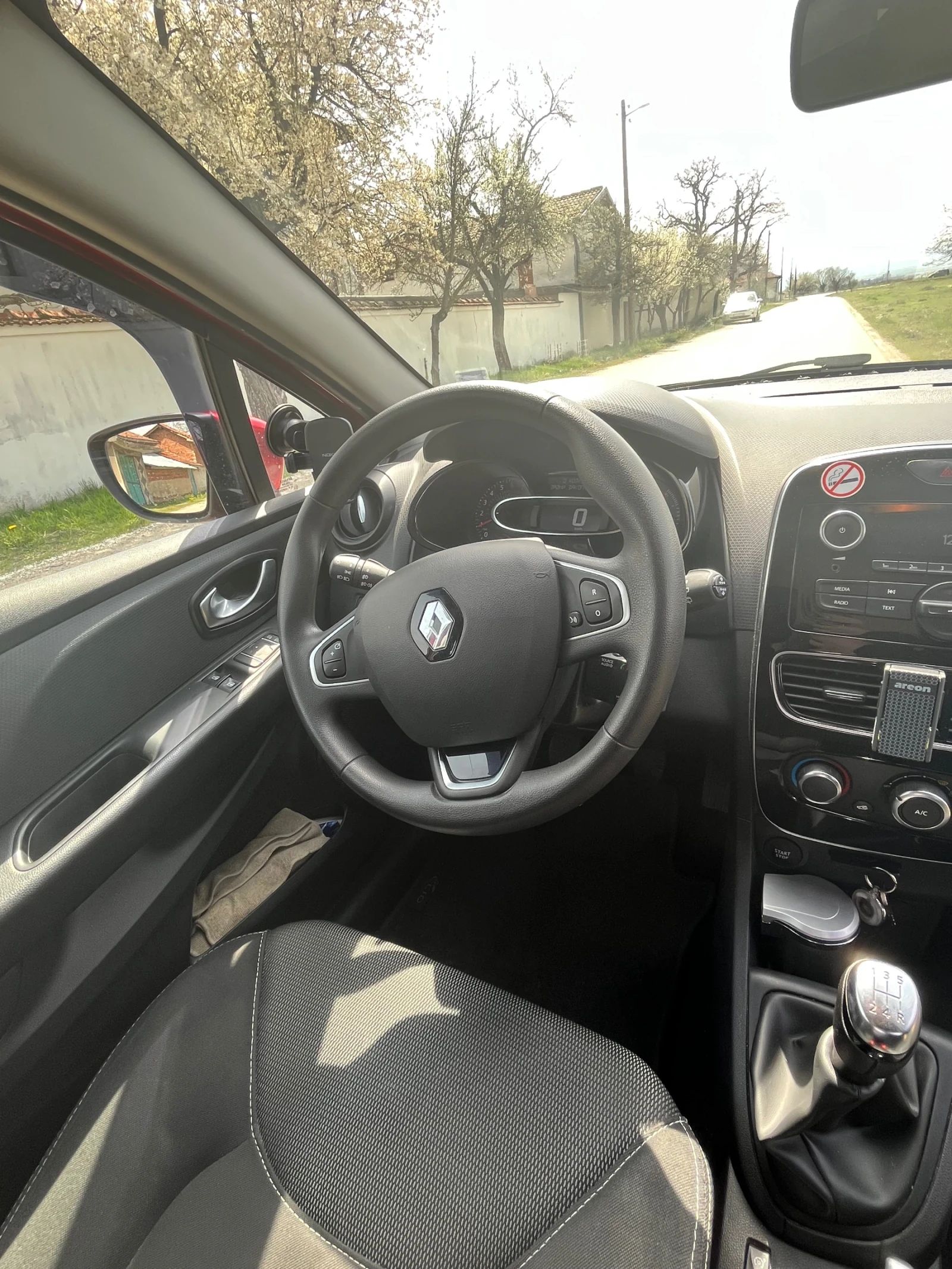 Renault Clio, снимка 3 - Автомобили и джипове - 54207883