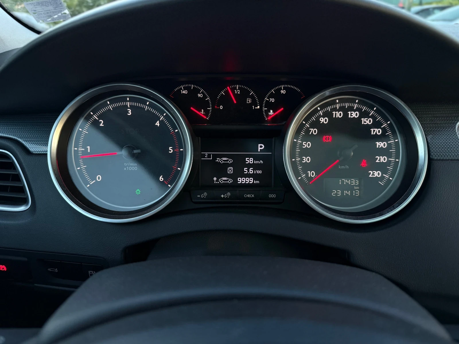 Peugeot 508 1.6 HDI ПАНО НАВИ КАСКО + ОБСЛУЖВАНЕ , снимка 14 - Автомобили и джипове - 55138785