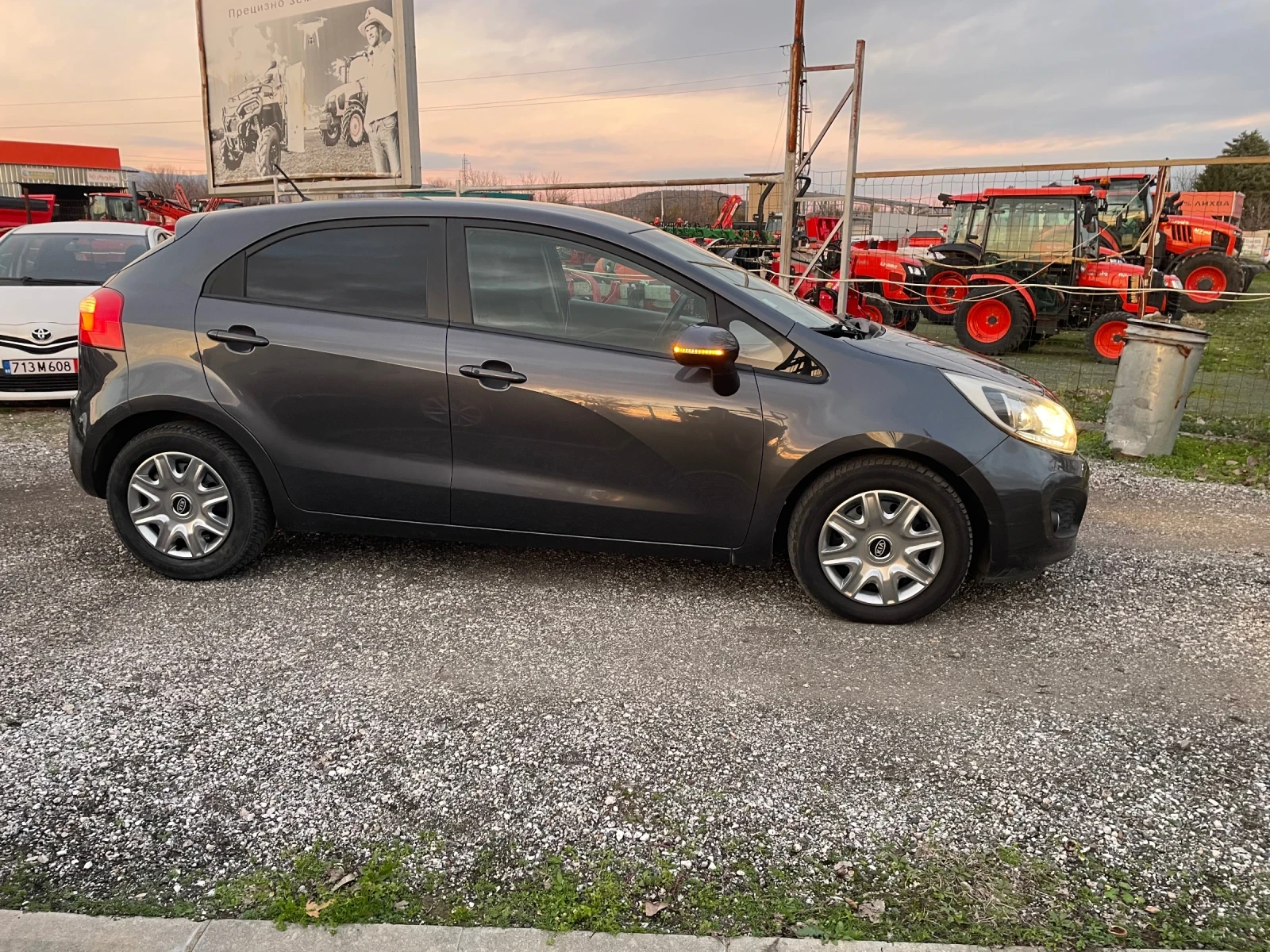 Kia Rio 1.4 CRDI.90K, снимка 8 - Автомобили и джипове - 55183978