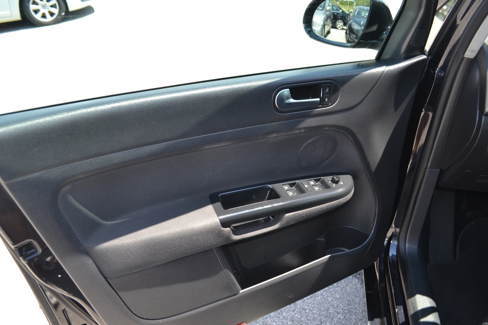VW Golf Plus 1.6TDI, снимка 11 - Автомобили и джипове - 55185577