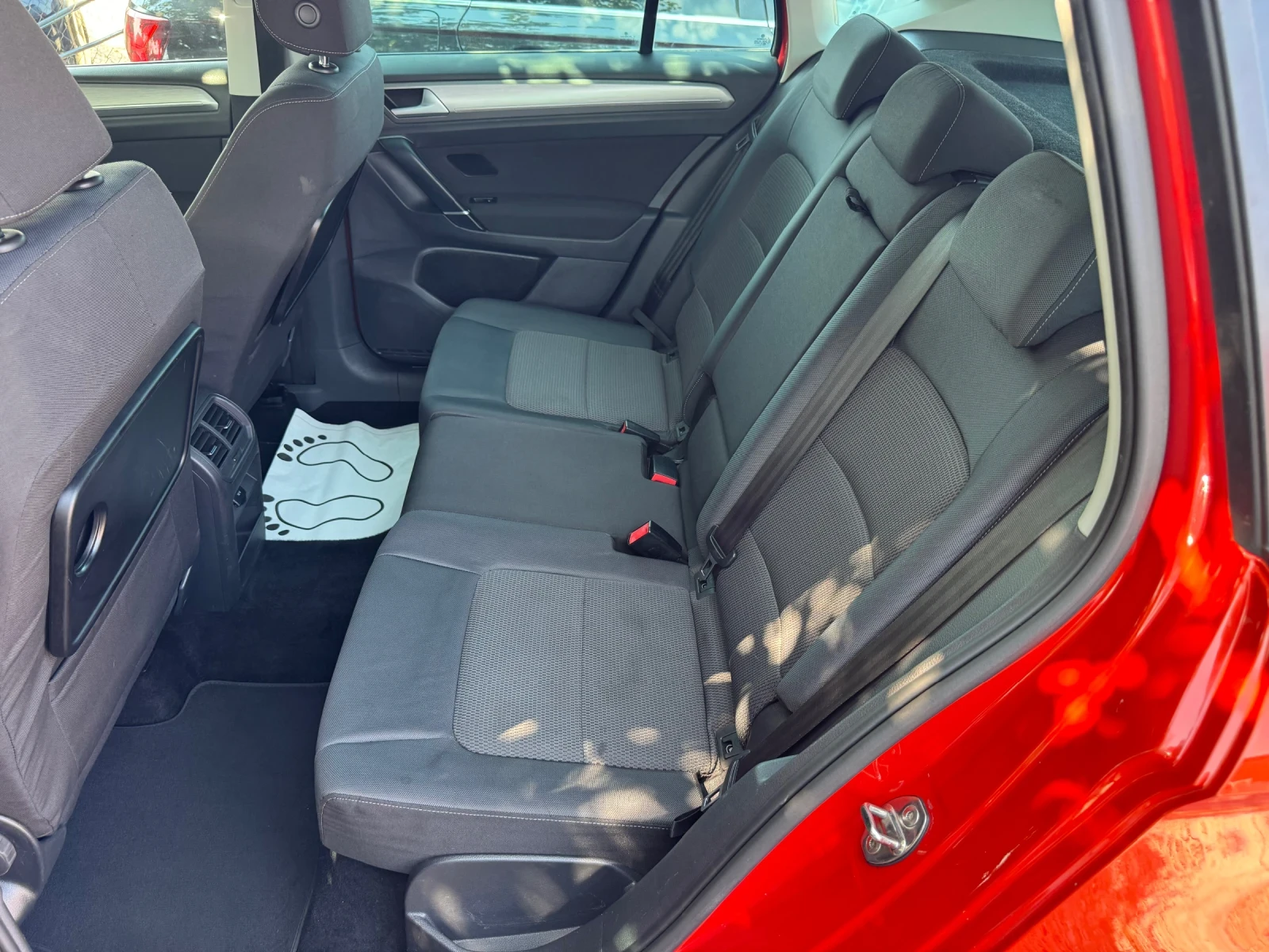 VW Sportsvan 2.0 TDI LIFE, снимка 12 - Автомобили и джипове - 55874015
