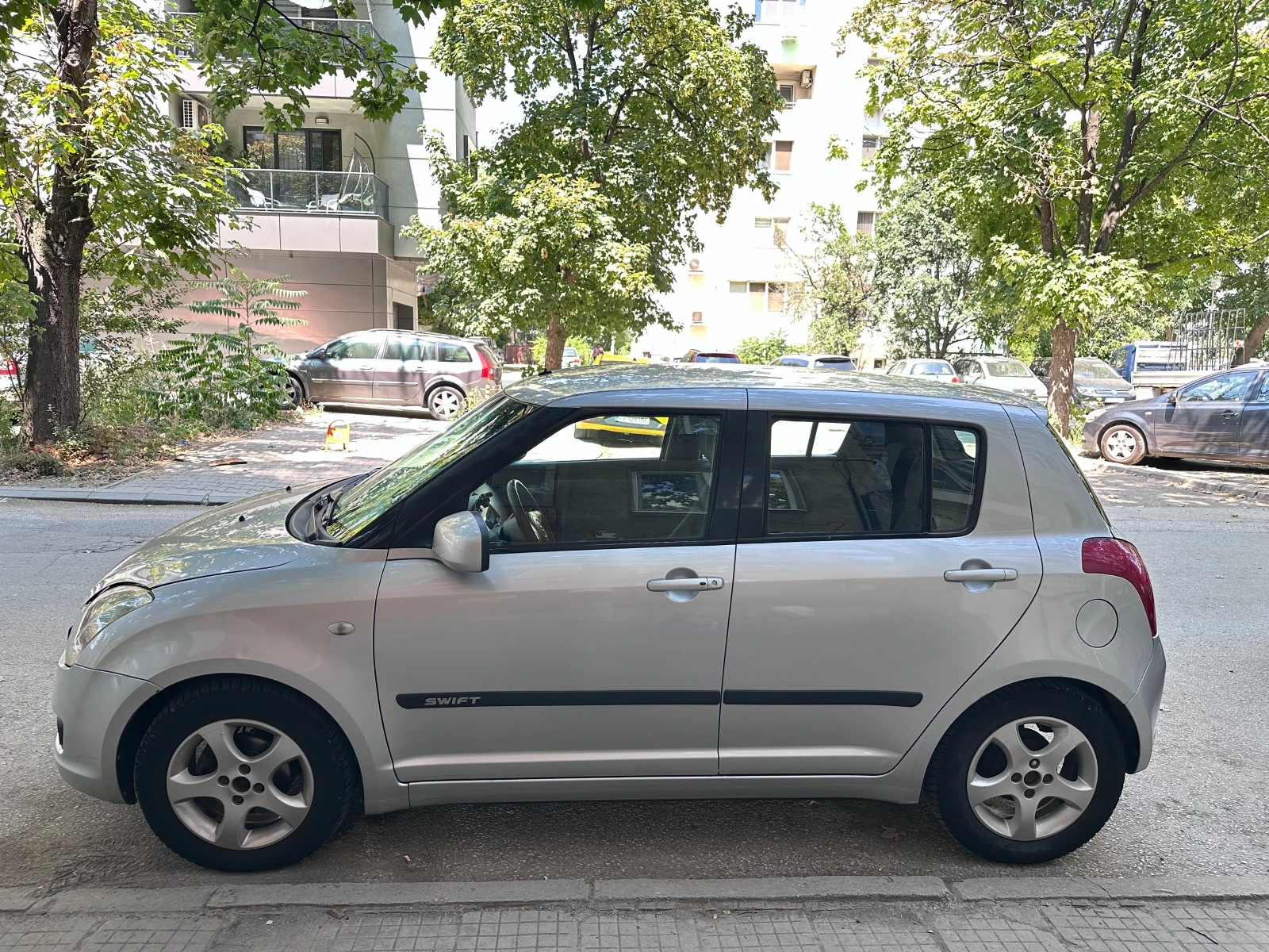 Suzuki Swift 1.3, снимка 11 - Автомобили и джипове - 56008284