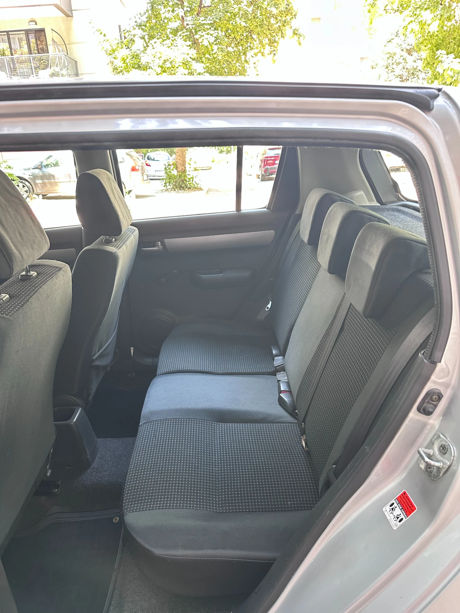 Suzuki Swift 1.3, снимка 14 - Автомобили и джипове - 56008284