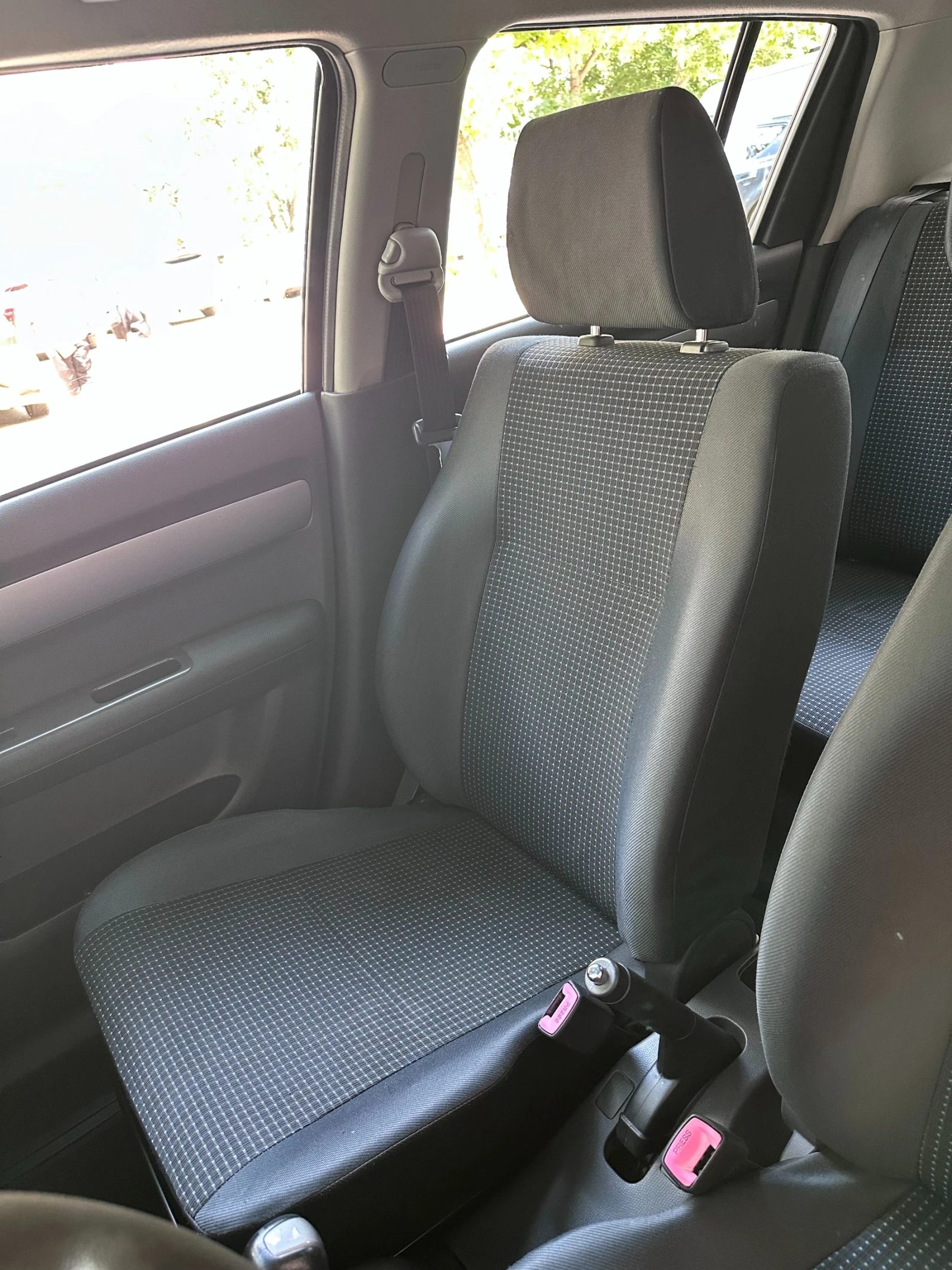Suzuki Swift 1.3, снимка 8 - Автомобили и джипове - 56008284