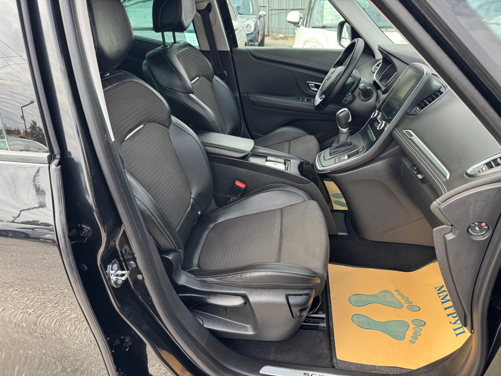 Renault Scenic 1.5DCI-BOSE-AVTOMAT-ЛИЗИНГ, снимка 13 - Автомобили и джипове - 56081533