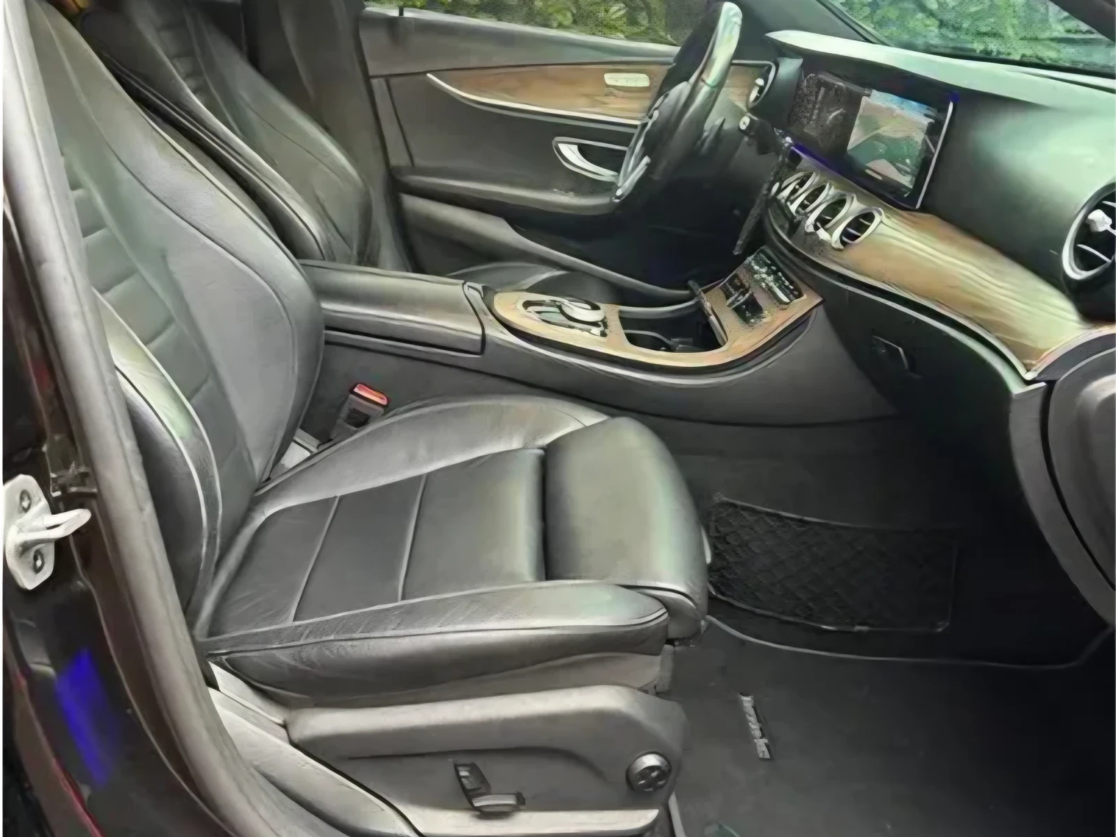 Mercedes-Benz E 220 Digital cockpit* Sport line* , снимка 10 - Автомобили и джипове - 56131968
