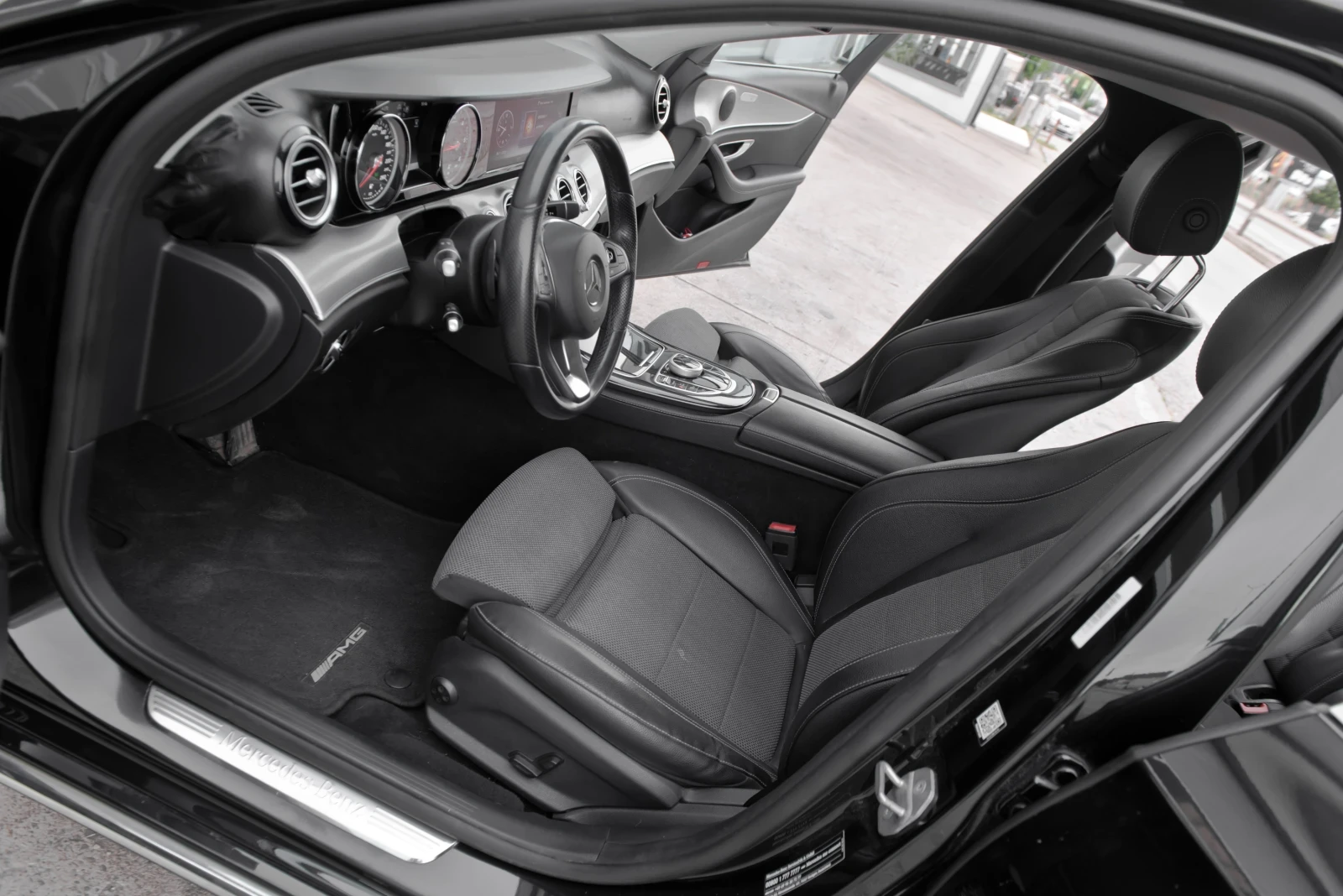 Mercedes-Benz E 220 D* AMG PACK* , снимка 9 - Автомобили и джипове - 56166419