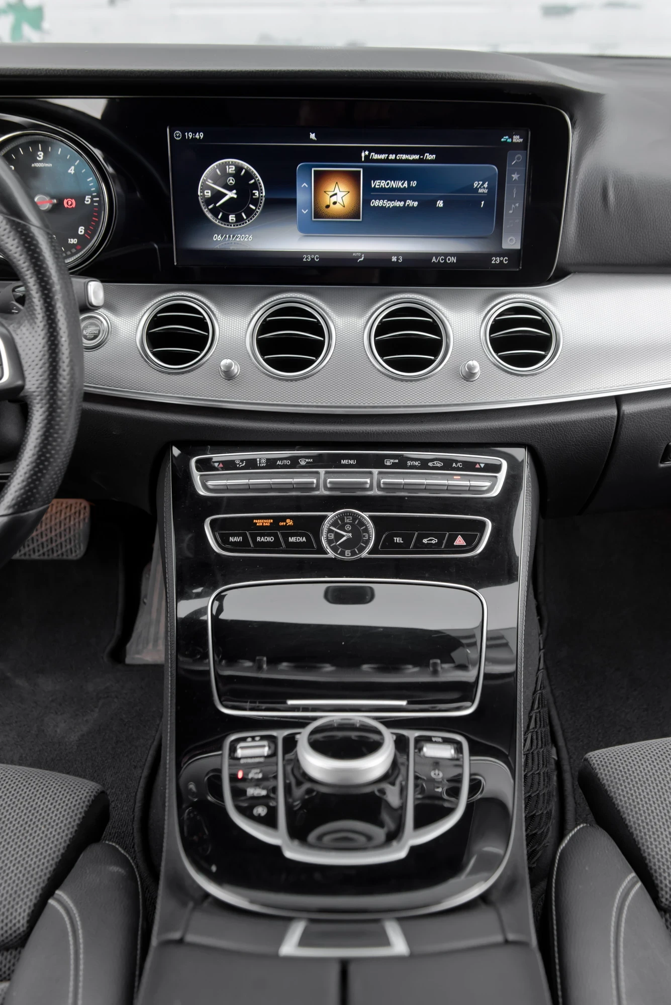 Mercedes-Benz E 220 D* AMG PACK* , снимка 15 - Автомобили и джипове - 56166419