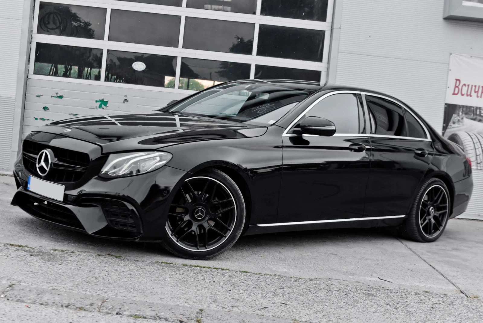 Mercedes-Benz E 220 D* AMG PACK* , снимка 3 - Автомобили и джипове - 56166419