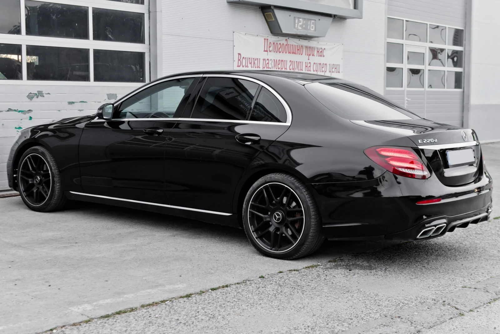 Mercedes-Benz E 220 D* AMG PACK* , снимка 5 - Автомобили и джипове - 56166419