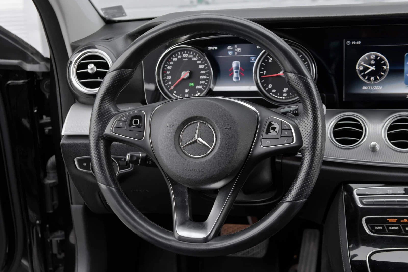 Mercedes-Benz E 220 D* AMG PACK* , снимка 14 - Автомобили и джипове - 56166419