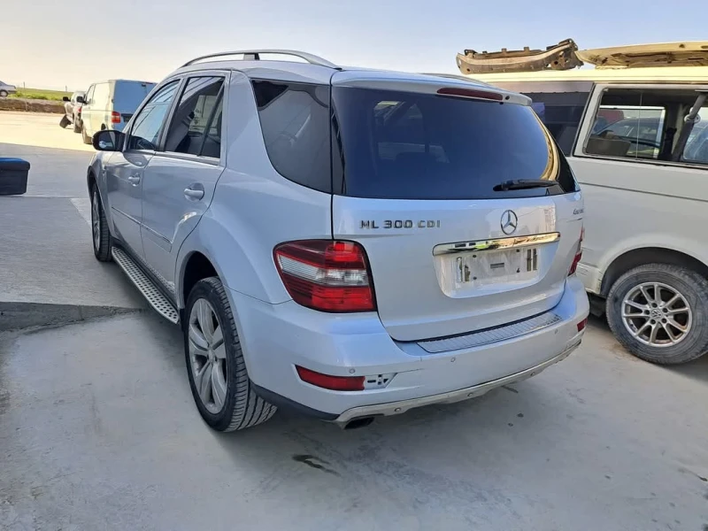 Mercedes-Benz ML 300 CDI НА ЧАСТИ , снимка 4 - Автомобили и джипове - 48730824