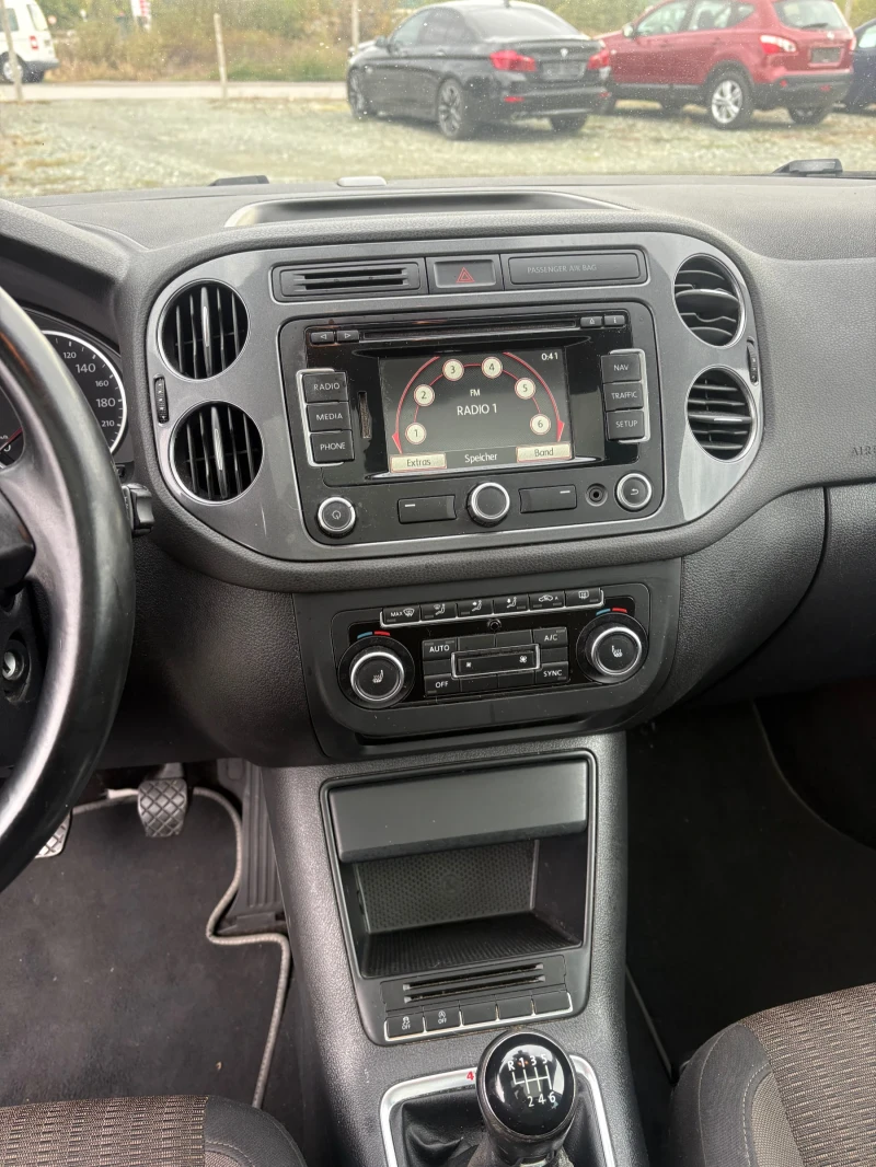 VW Tiguan, снимка 8 - Автомобили и джипове - 52255943