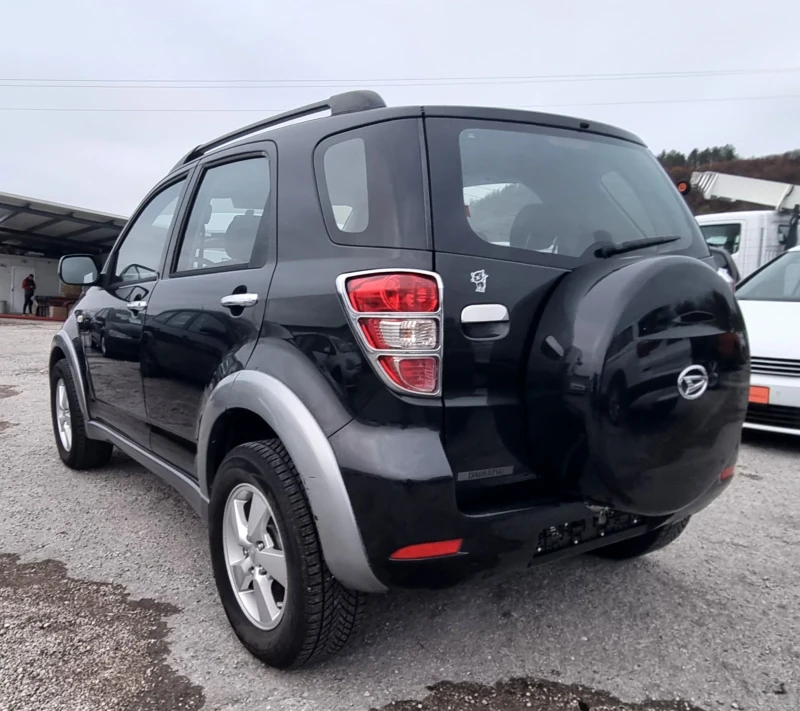 Daihatsu Terios 1.5i SX 105k.c., снимка 6 - Автомобили и джипове - 52311683