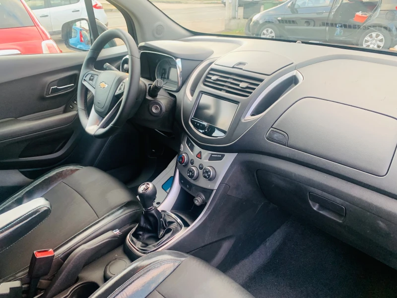 Chevrolet Trax 1.7cdti НАВИ, снимка 13 - Автомобили и джипове - 53404309