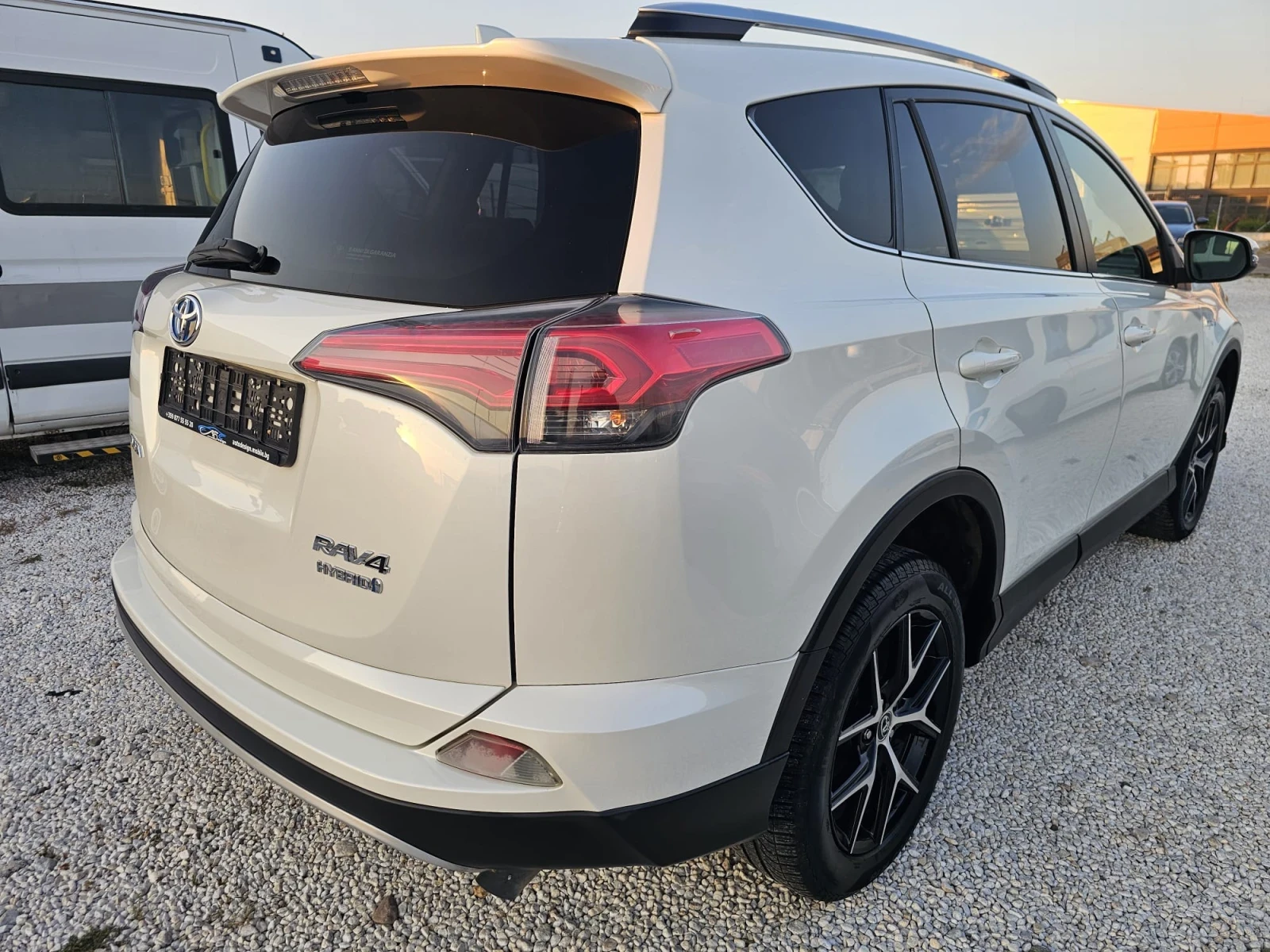 Toyota Rav4 2.5-HYBRID-FULL SERVICE-КАМЕРА-ПОДГРЯВАНЕ* E-CVT - изображение 5