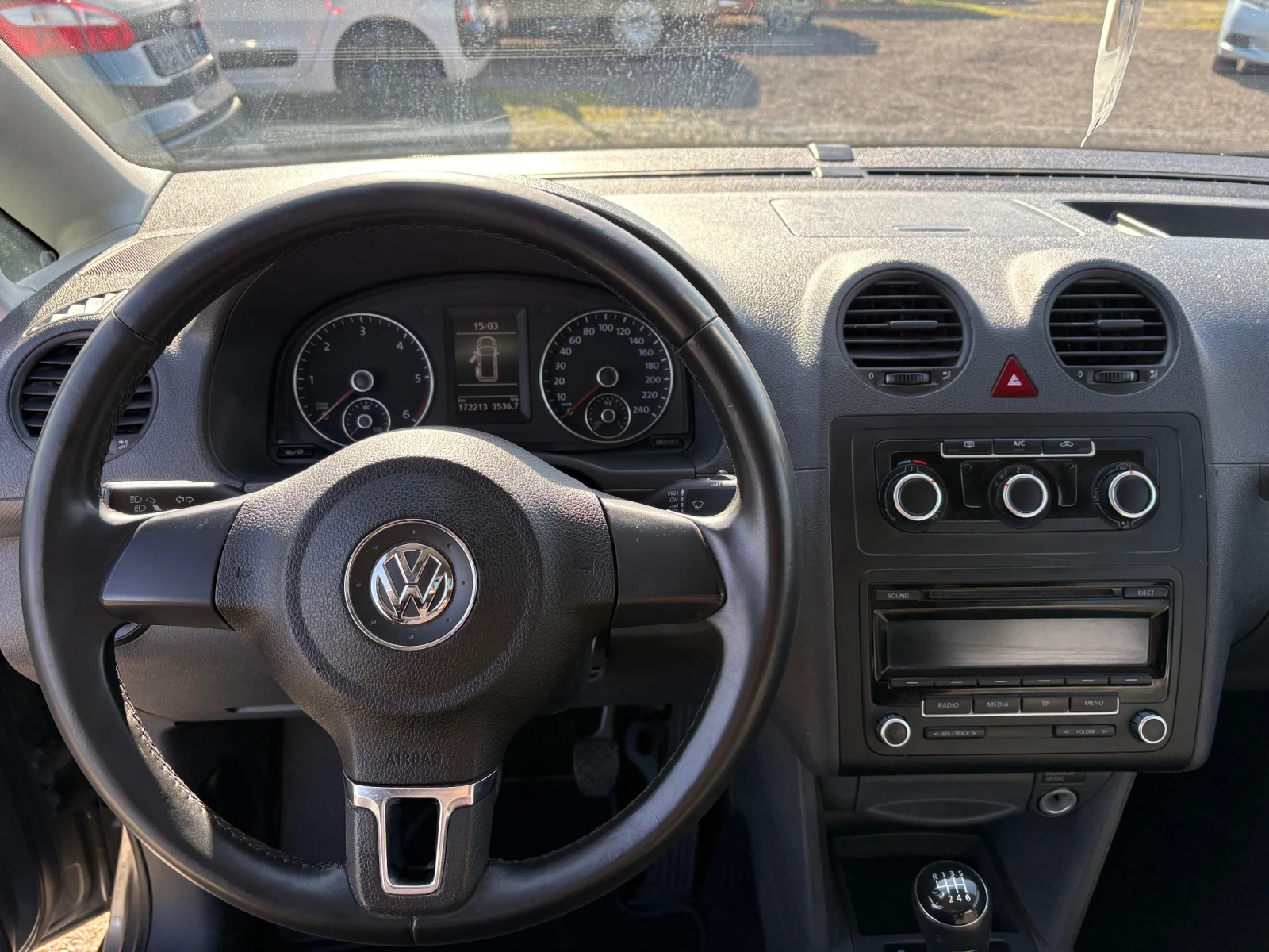 VW Caddy 2.0TDI 4MOTION, снимка 9 - Автомобили и джипове - 52255943