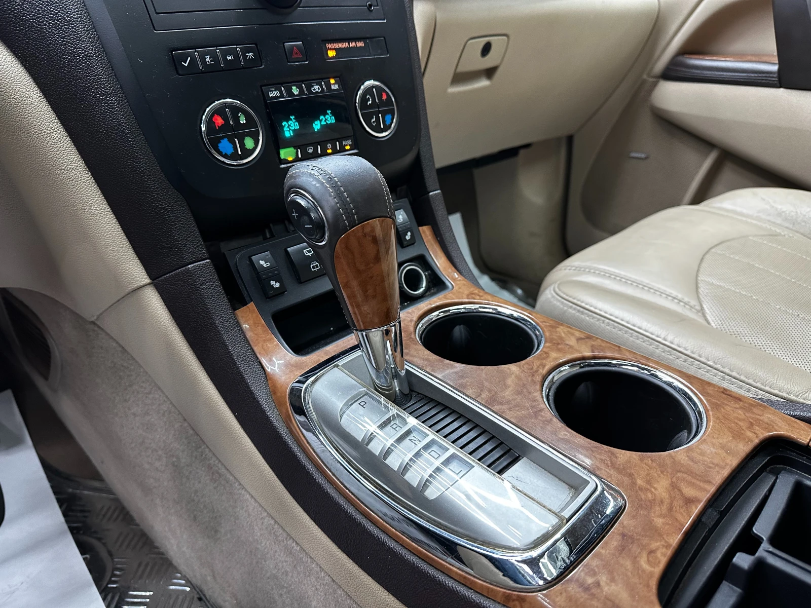 Buick Enclave 3.6i 279 �.�./���/������/4�4  | Mobile.bg � ����������� 15