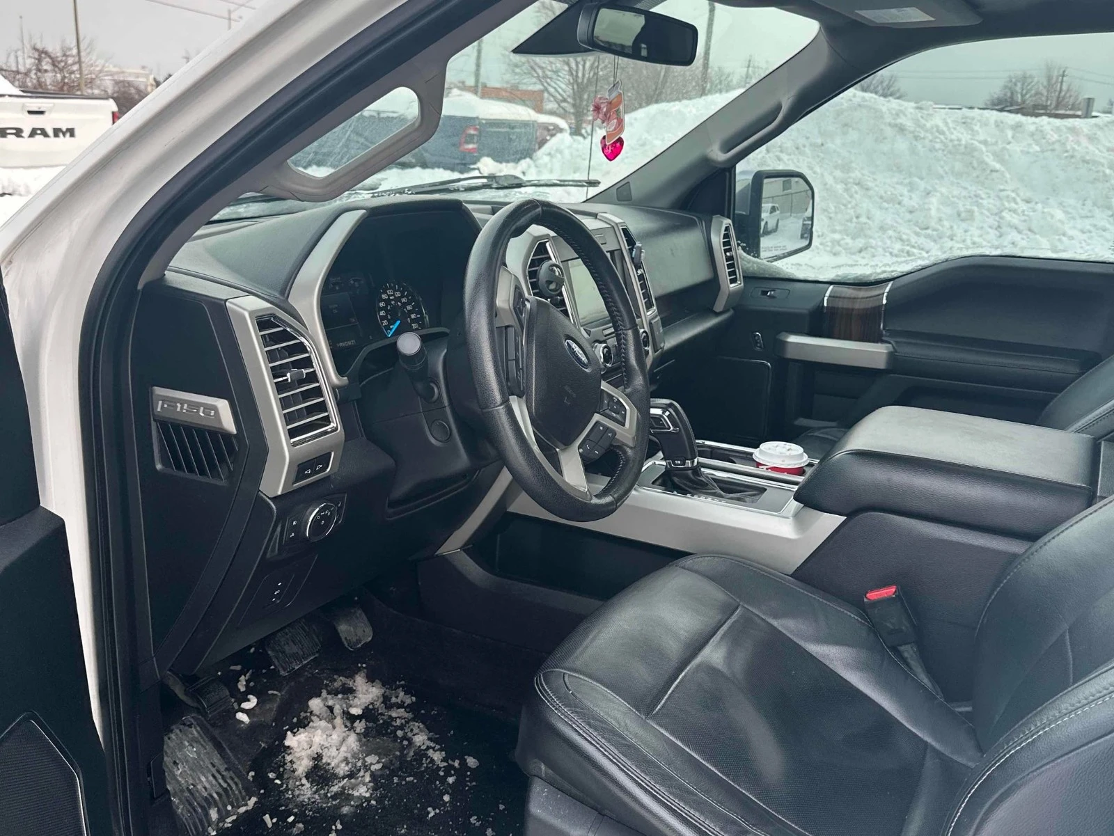 Ford F150 Lariat С РЕГИСТРАЦИЯ & АВТО КРЕДИТ - изображение 8